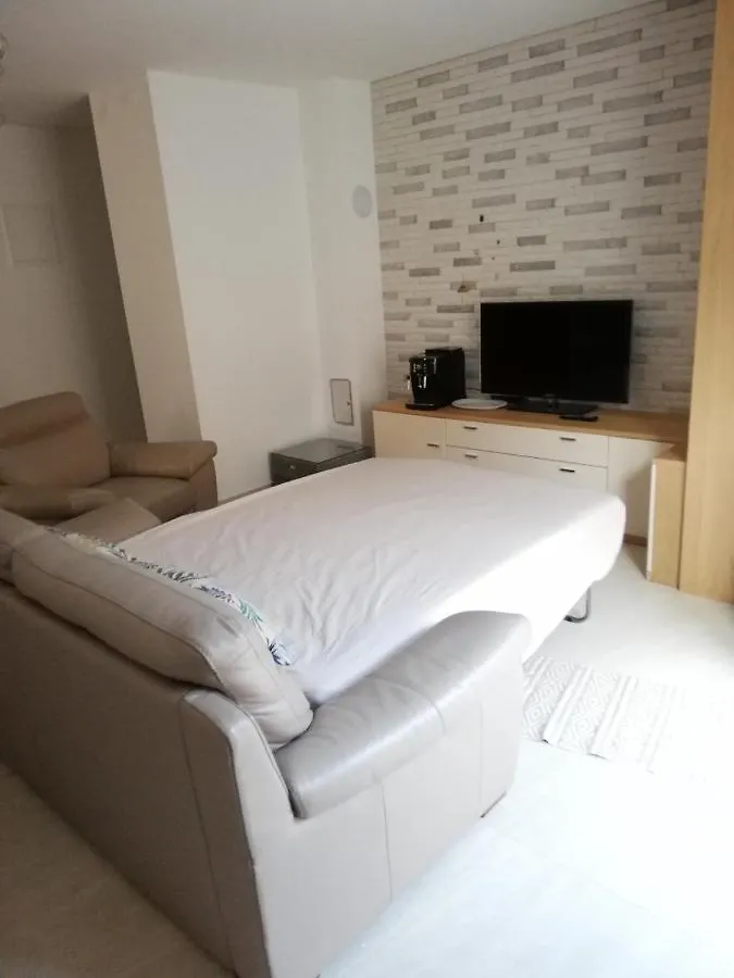 Franta Apartment Cres 0*,